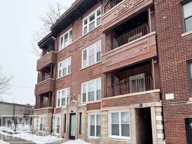 1705 W Lunt Ave unit S, Chicago, IL 60626 - photo 2
