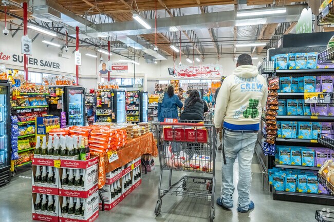 The Grocery Outlet serves Sunrise customers with bargains on fresh produce and goods.