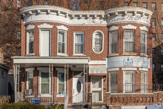 Congregation Ohr Menachem 
 has a student-teacher ratio of 7 to 1.