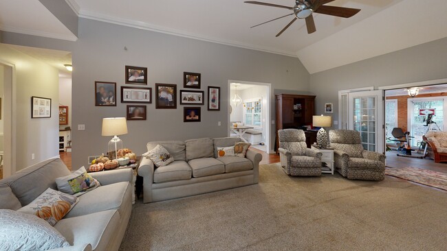 231 N Lakeshore Dr, Carrollton, GA 30117 - photo 2