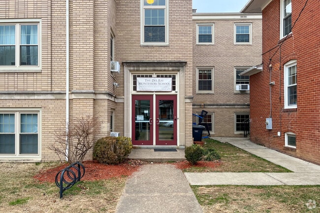 Del Ray Montessori School