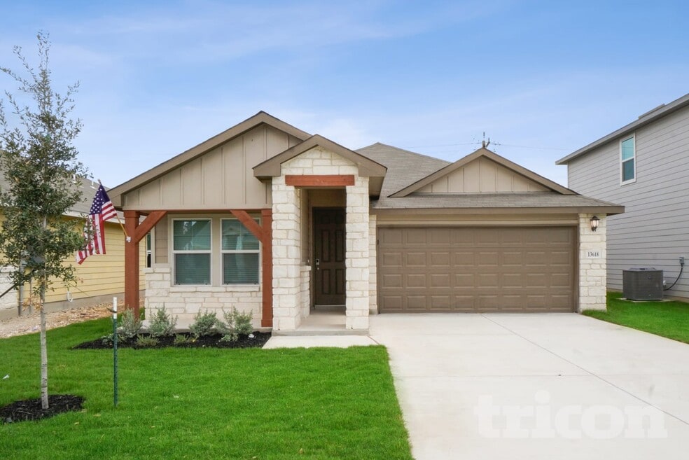 13618 Paxton Blvd, Saint Hedwig, TX 78152 - photo 1