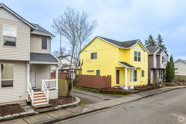 Historic Southeast features many New traditional style homes built in the early 2000's.