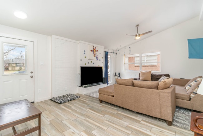 3057 Dothan Ln, Dallas, TX 75229 - photo 2