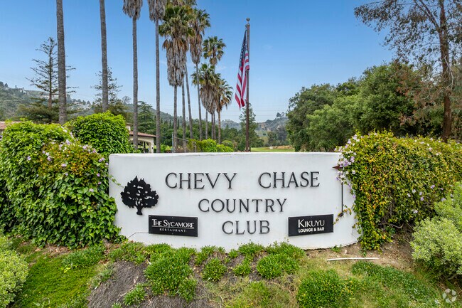 Enjoy the 9 hole course at the Chevy Chase Country Club in Emerald Isle.