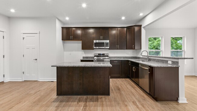 8762 Foxglove Ln, Cleves, OH 45002 - photo 4