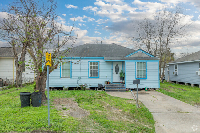 Bungalow style homes are popular in the central areas of Galena Park.