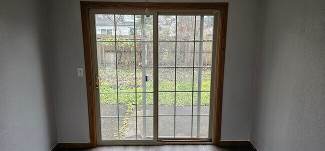 1109 State St unit 1, Grafton, OH 44044 - photo 4