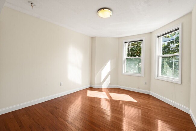 93 Kilsyth Rd unit 3, Brighton, MA 02135 - photo 5