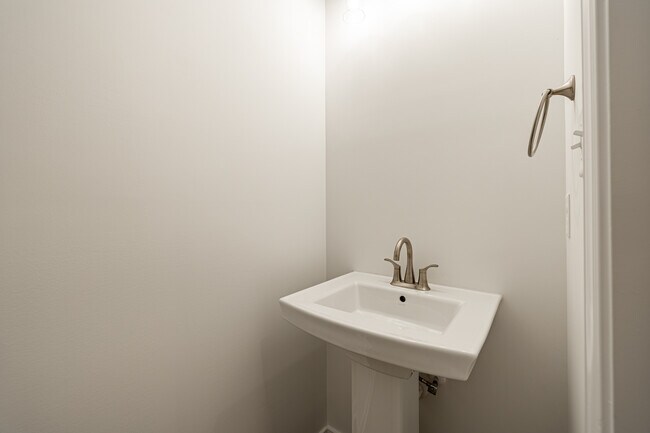 6702 Blue Iris Ln unit 36658327, Moseley, VA 23120 - photo 6