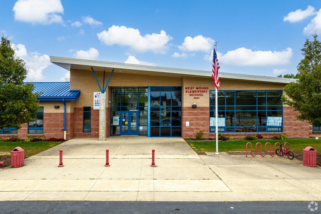 West Mound Elementary School in South Hilltop serves the children in grades PK, K-5.