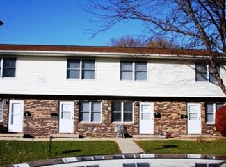 704 Golfcrest Rd N, Normal, IL 61761