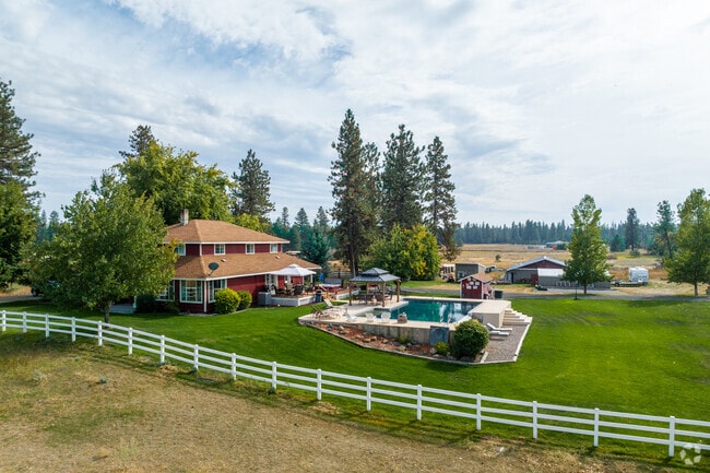 Farms and farmhouses cover much of Spokane's Thorpe Westwood neighborhood.