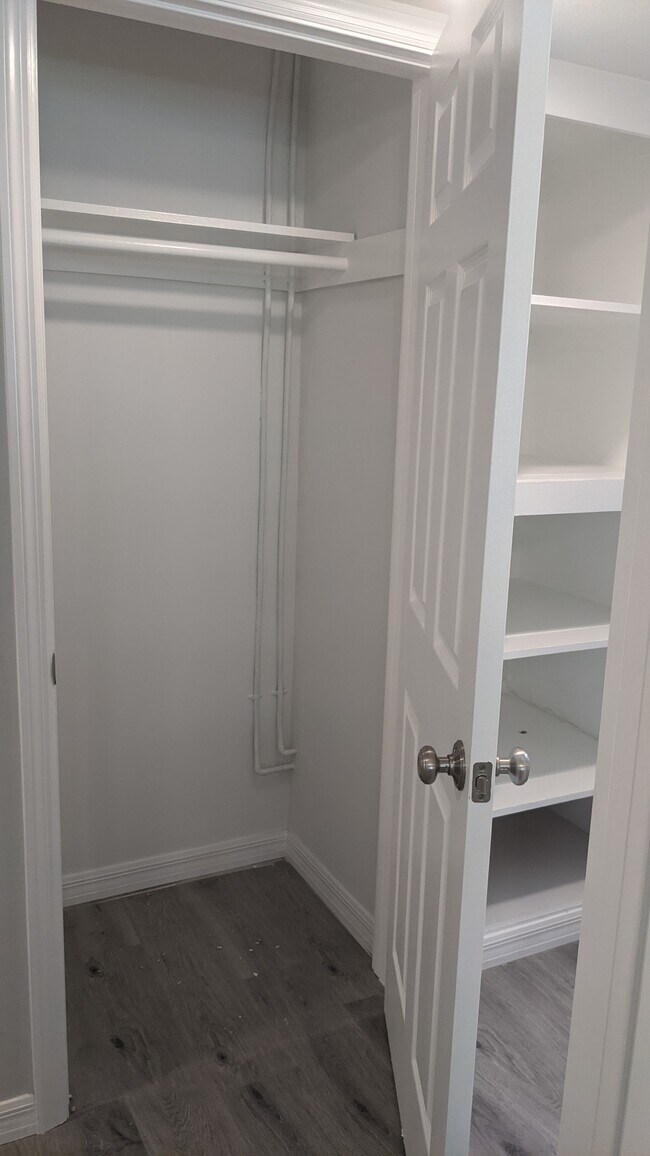 2042 Harley Ave, Sarasota, FL 34235 - photo 6