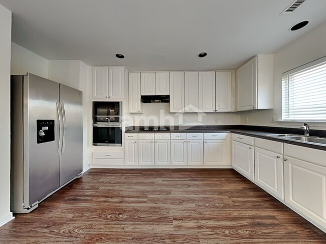 204 Edgecroft Way, Fuquay Varina, NC 27526 - photo 3