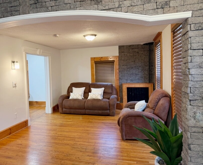 11 Meadow St, Westfield, MA 01085 - photo 1