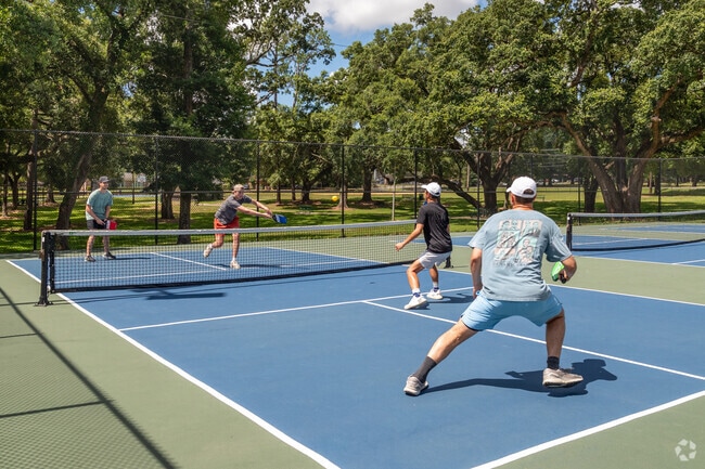 Nearby to Airmont in Stotts Park residents can play pickleball.