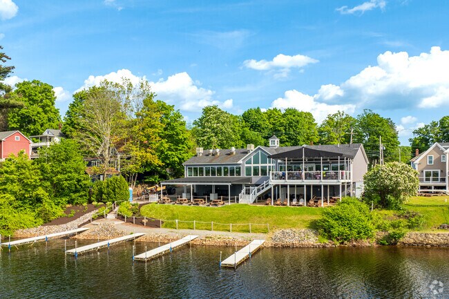308 Lakeside Restaurant has a dock access for folks who live across the lake in East Brookfield.