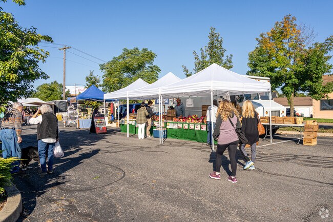 The Williamsport Growers Market is a popular weekend event not far from Bastress.
