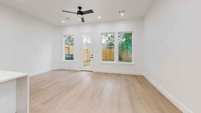 6817 Paris St, Houston, TX 77021 - photo 2