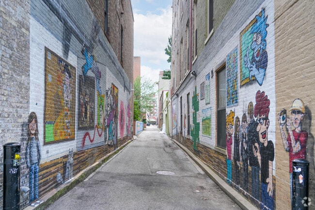 Alleys with beautiful murals can be found throughout Central.