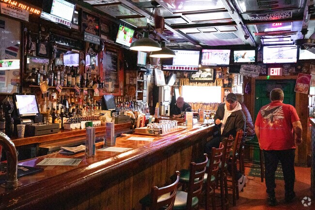 Cavanough's is a cozy local pub close to Bayport.