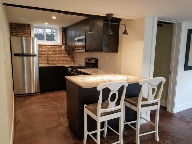 7432 Piney Branch Rd unit apartment B, Takoma Park, MD 20912 - photo 6