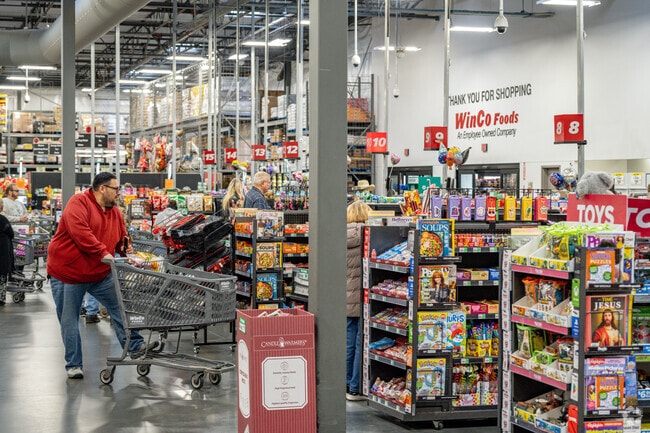 Residents can get all that they would need from WinCo Foods located close to Cascade Valley.