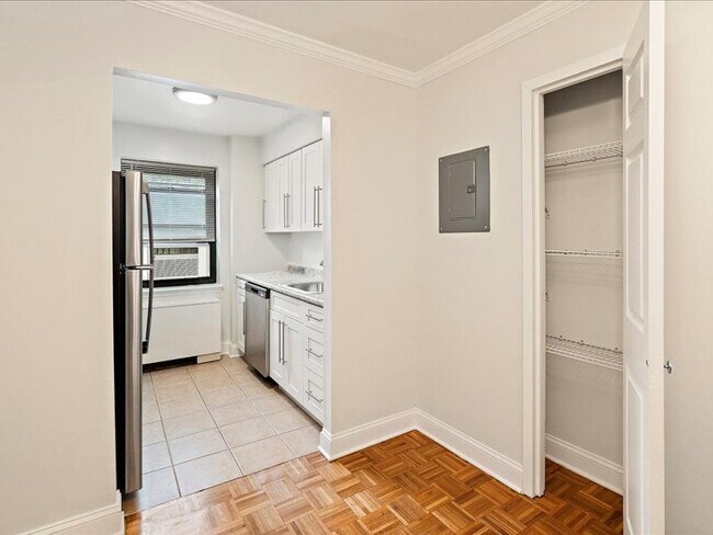 Grand Imperial Apartments, Hackensack, NJ 07601 - photo 2