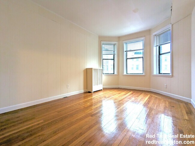 1137 Commonwealth Ave unit 7, Allston, MA 02134 - photo 3