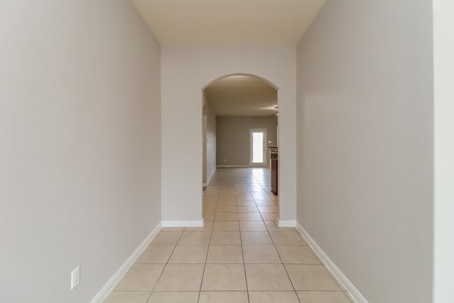 4204 Tower Ln, Crowley, TX 76036 - photo 3