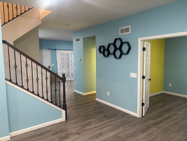 708 Alban Aly, O Fallon, MO 63368 - photo 5