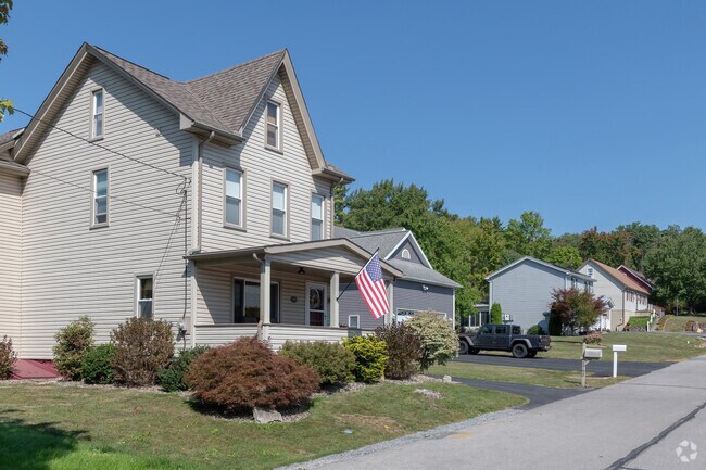 A mix of new and antique homes can be seen on many streets in East Juniata.
