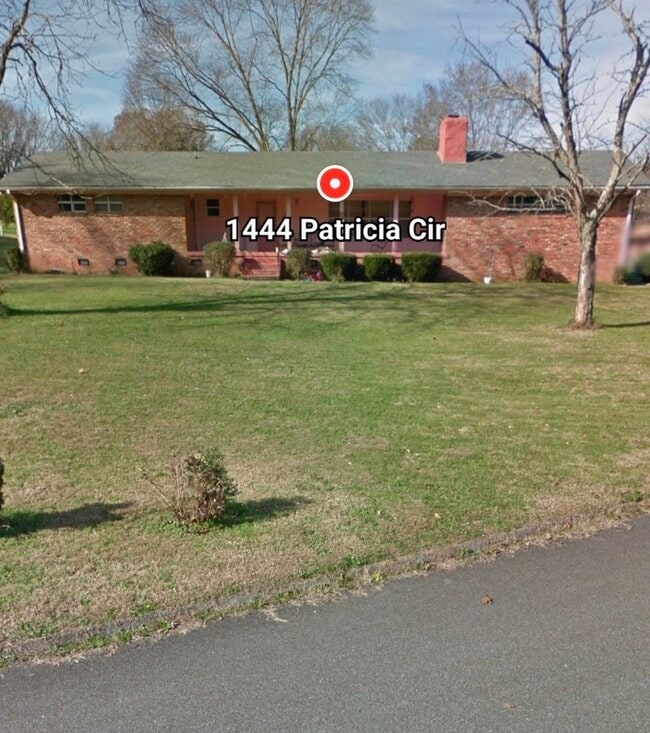 1444 Patricia Cir, Knoxville, TN 37914