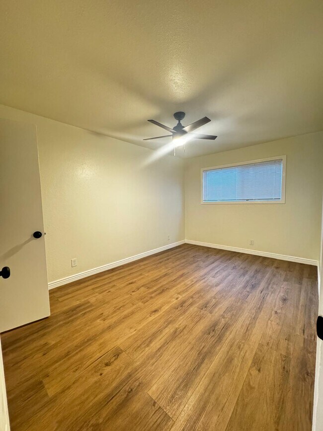 1322 E Bulldog Ln unit 1322 E Bulldog ln G, Fresno, CA 93710 - photo 3