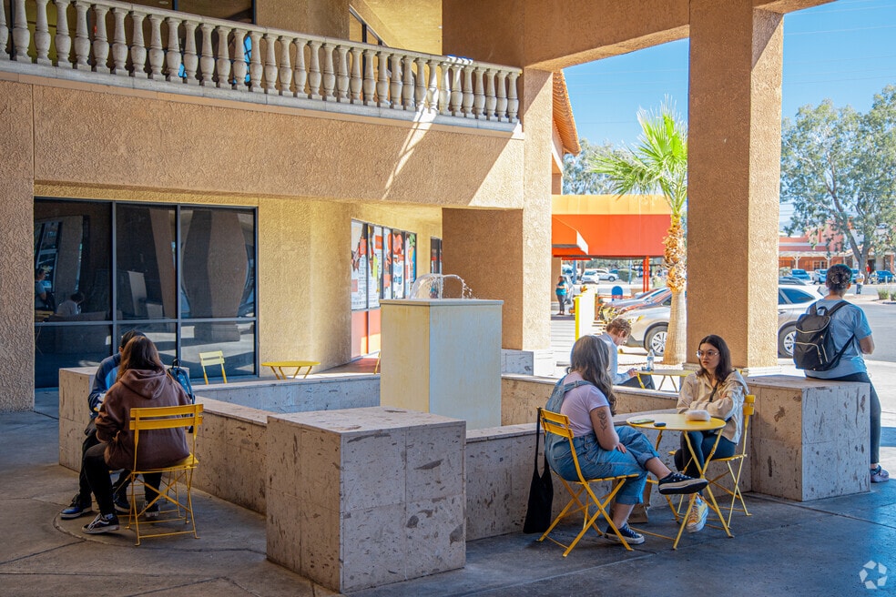 Thunderbird-Wilmot Desert Estates