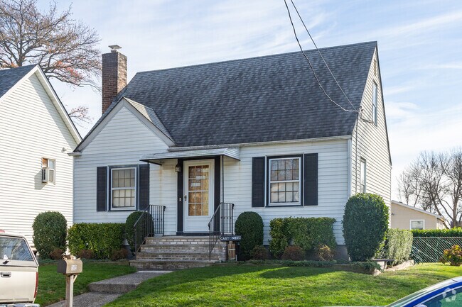 Annadale is a popular choice for families and individuals seeking a quieter lifestyle.