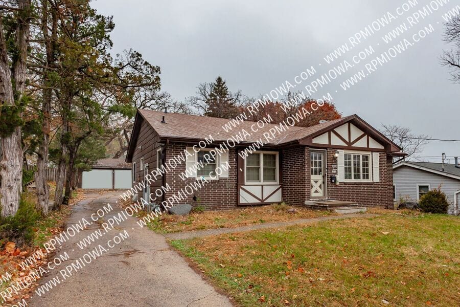 217 Loomis Ave, Des Moines, IA 50315 - photo 1