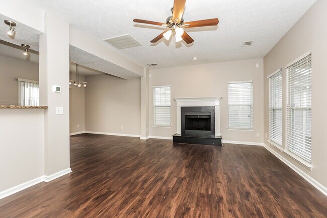 8801 Cressent Glen Ct, Antioch, TN 37013 - photo 5