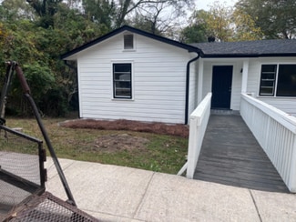 66 Spring St W, Toccoa, GA 30577