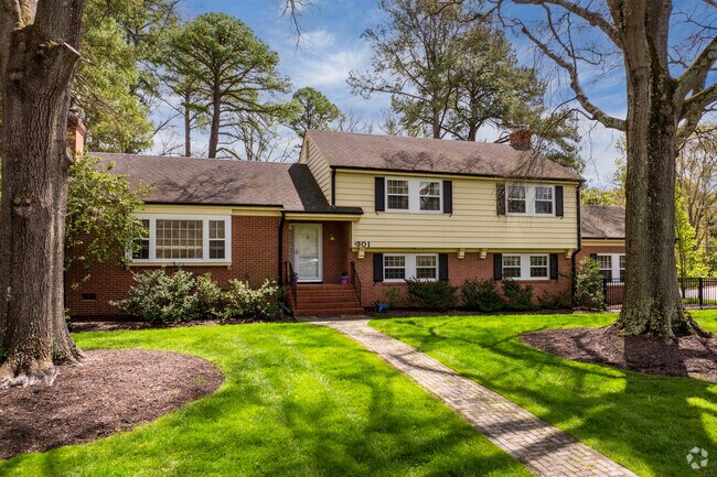Mid-century Split-Level homes are a popular option in Sleepy Hollow.