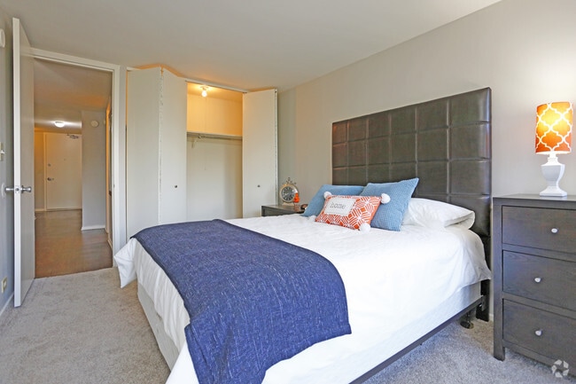 1 BR, 1 BA - bedroom