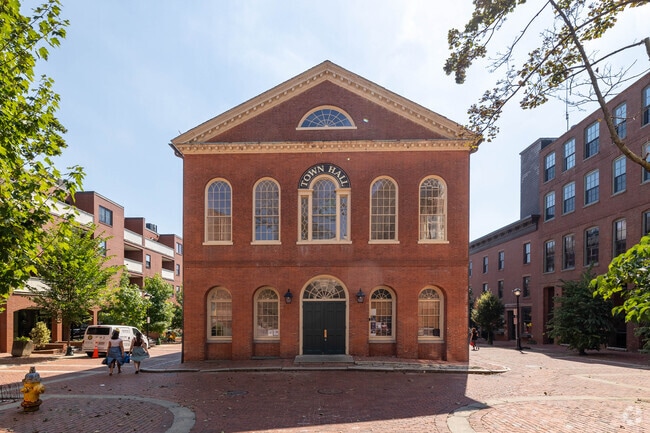 Salem's stately town hall hosts many events, so check it out when visiting.