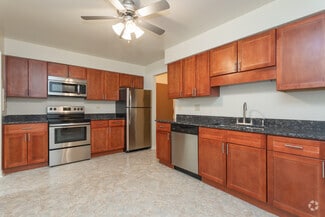 415 E Circle Hill Dr, Arlington Heights, IL 60004