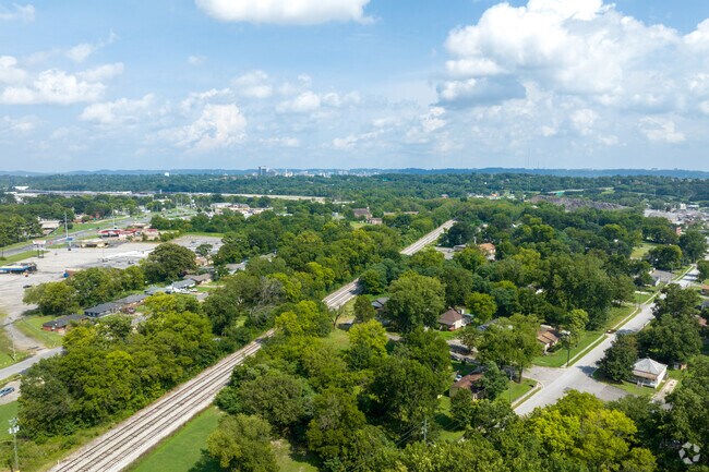 Thomas is convenient to downtown Birmingham and all of it's resources.