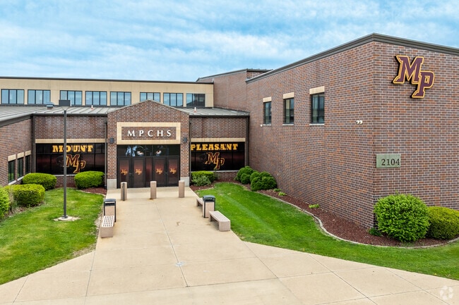 Mount Pleasant High School serves 600 students in grades 9-12.
