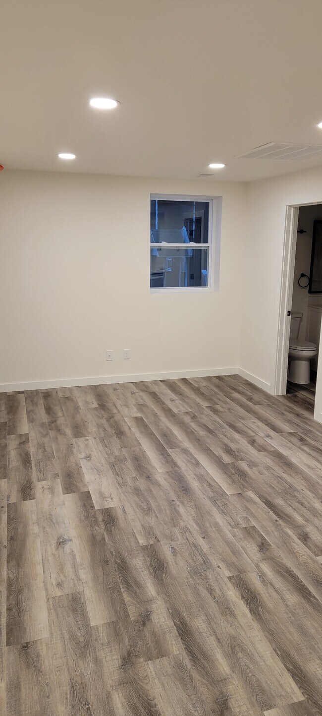 309 Scallon St unit 1, Hancock, MI 49930 - photo 2