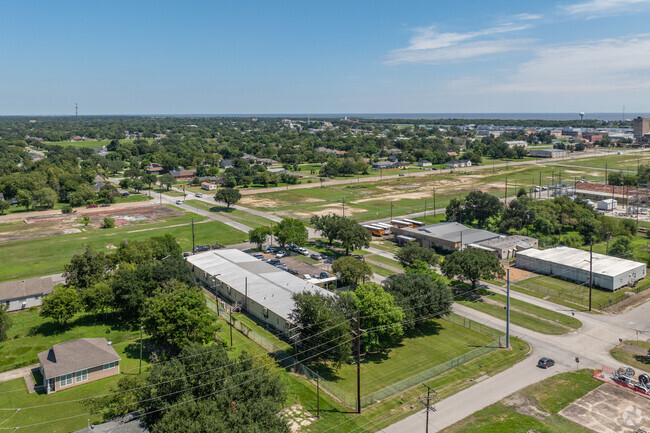 Tekoa Academy Of Accelerated Studies High School strives for academic excellence.