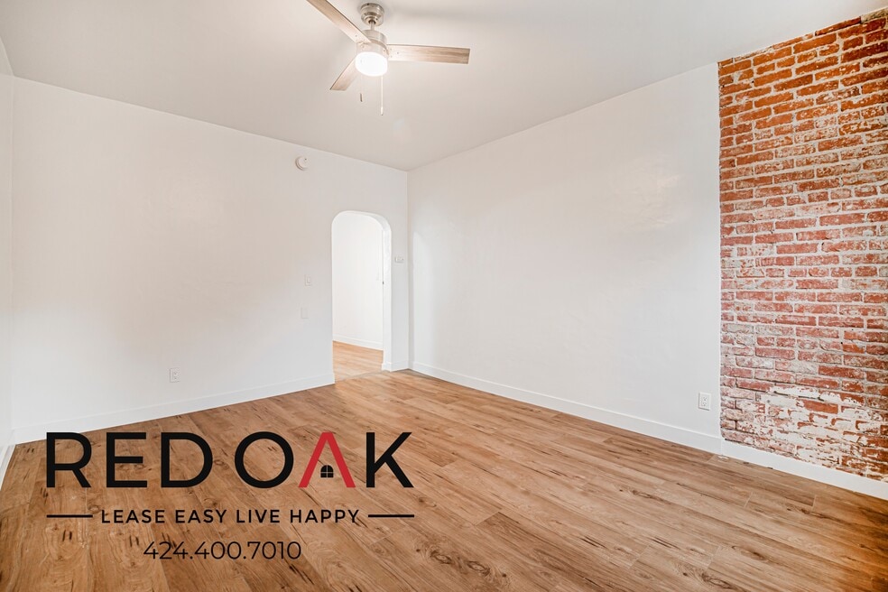 974 S Gramercy Place unit 101, Los Angeles, CA 90019 - photo 1