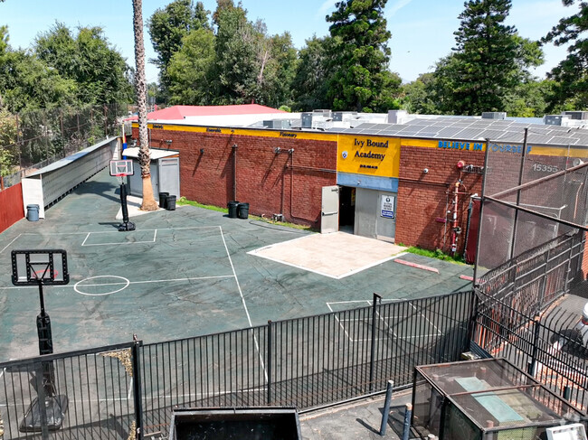 Sherman Oaks- Ivy Bound Academy has a basketball court so the kids can get some exercise.